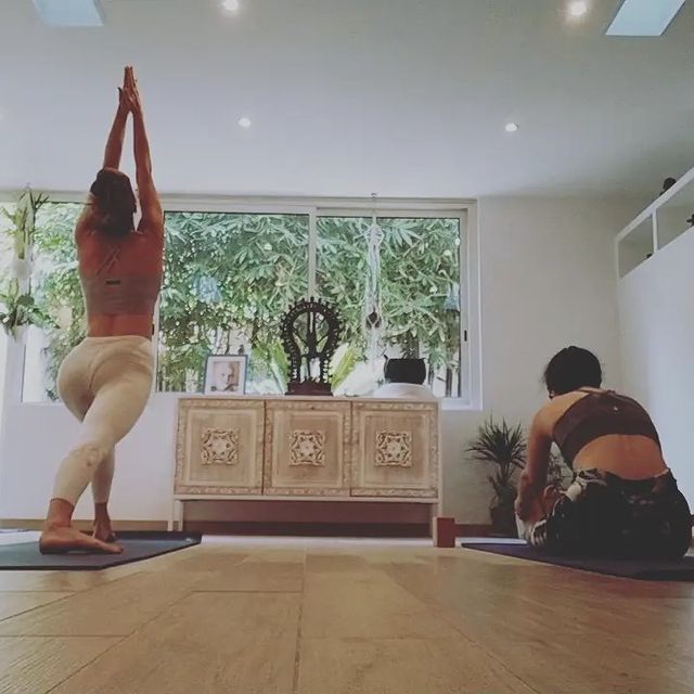 240506950_425962302167623_572909065515610721_n yoga-200h-formation